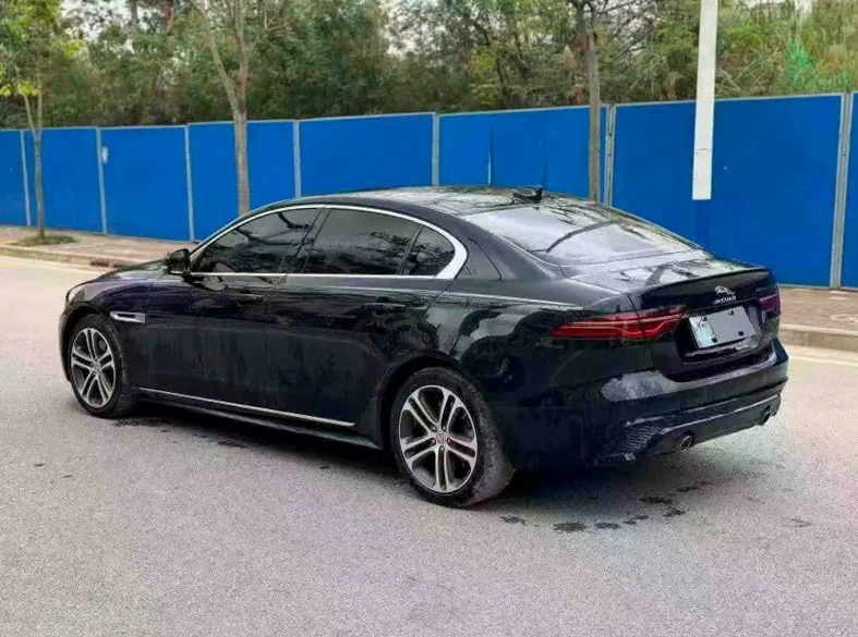 捷豹XEL 内饰后排