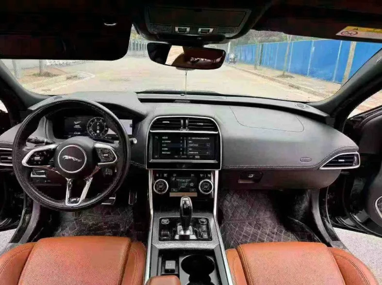 捷豹XEL 后面外观二