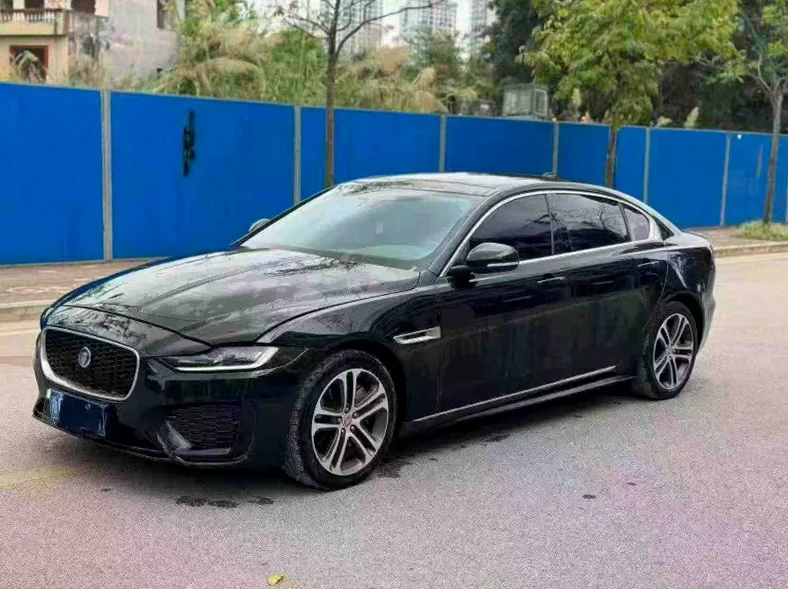 捷豹XEL 正面外观三