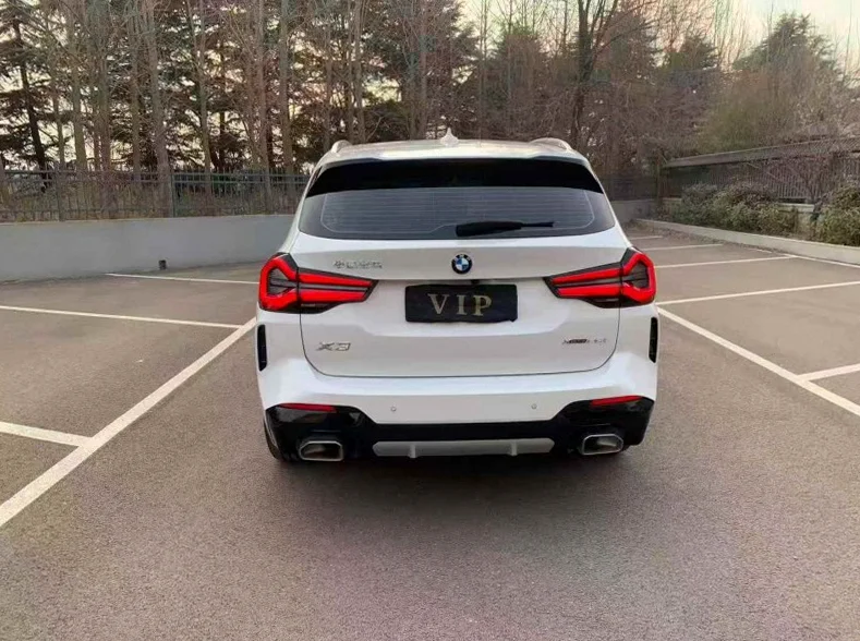 宝马X3 后面外观三