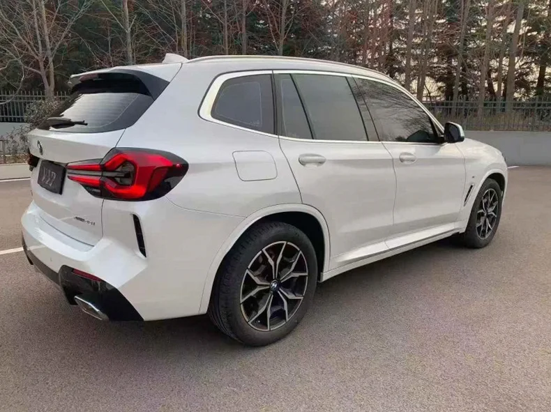 宝马X3 后面外观二