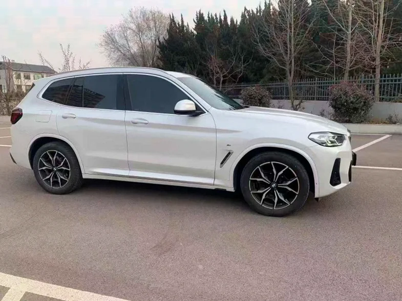 宝马X3 后面外观一