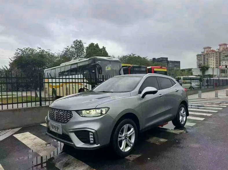 宝马5系 正面外观三