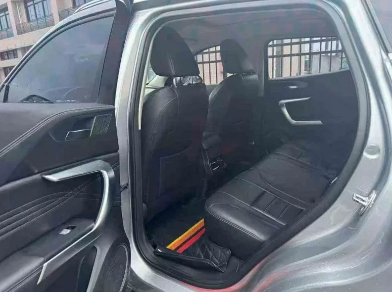 宝马5系 内饰后排