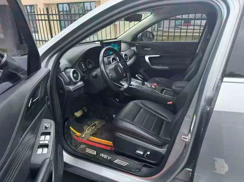 宝马5系 内饰前排