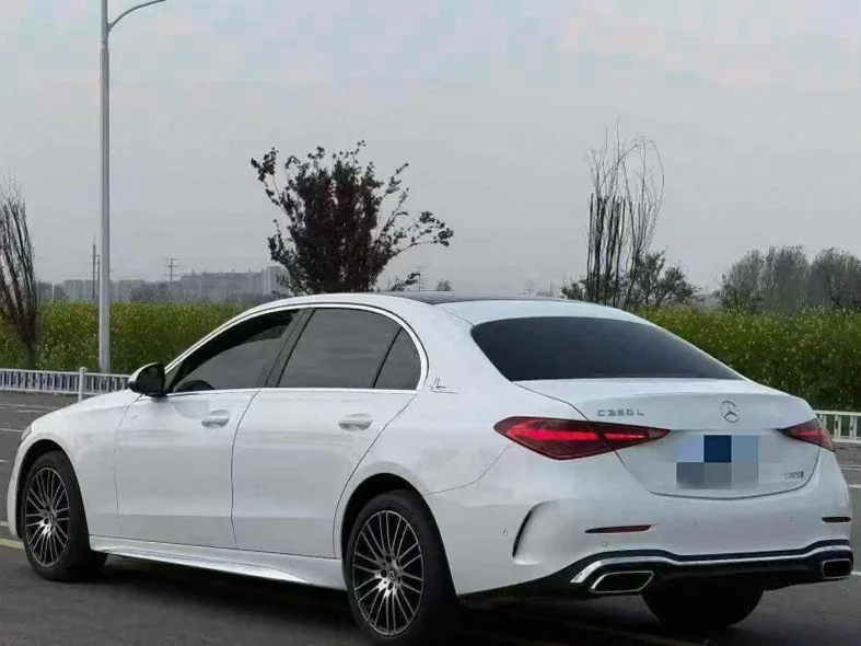奔驰C 后面外观二