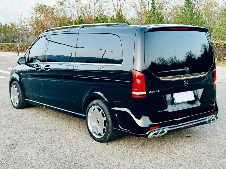 奔驰V 内饰前排