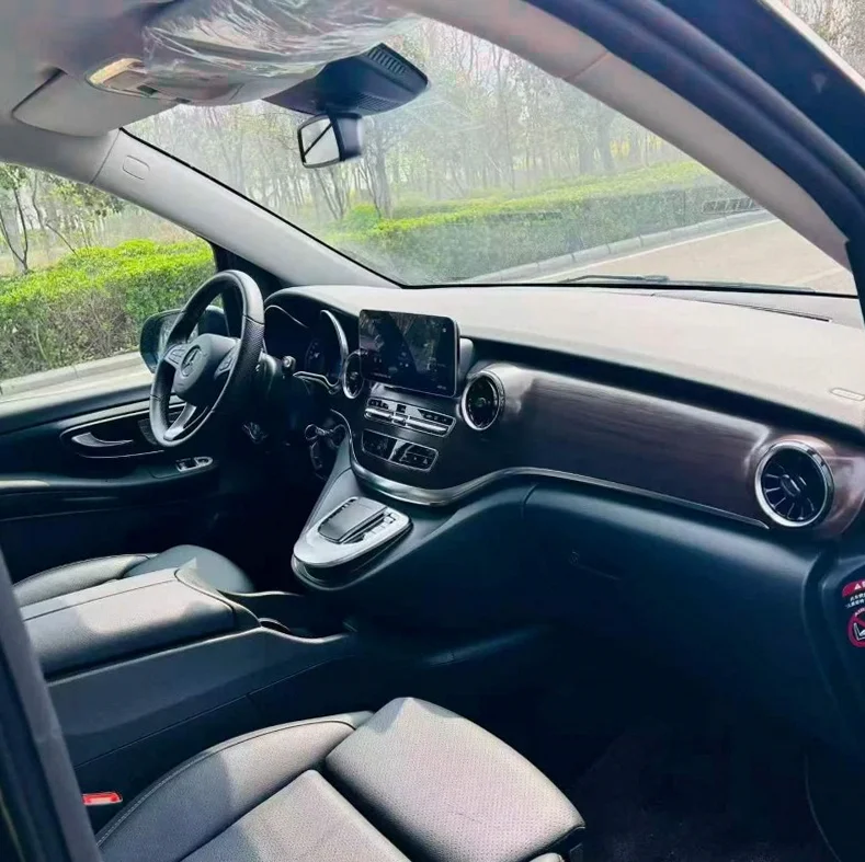 奔驰V 内饰后排