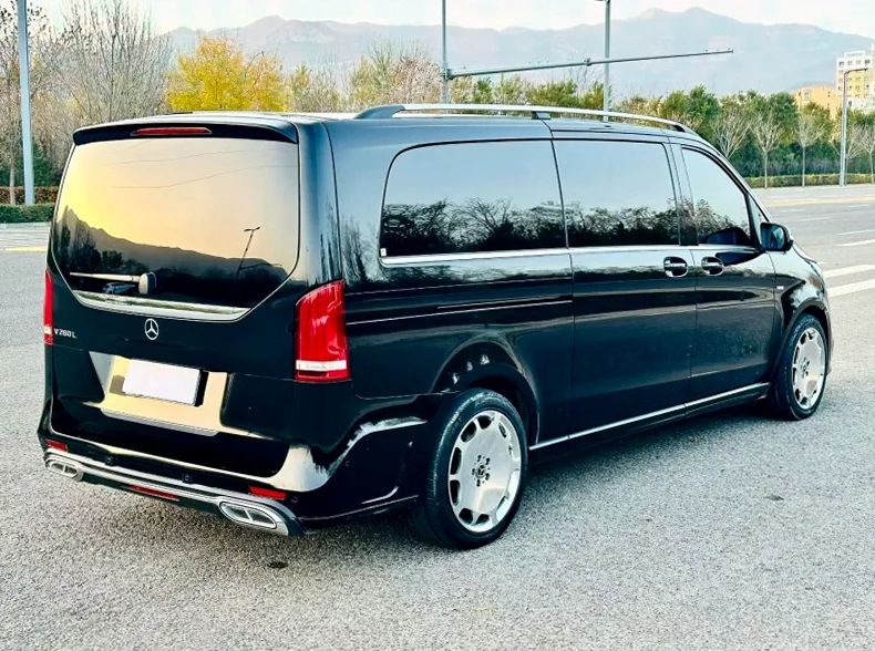 奔驰V 内饰后排