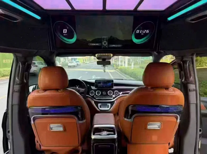 奔驰V 内饰后排