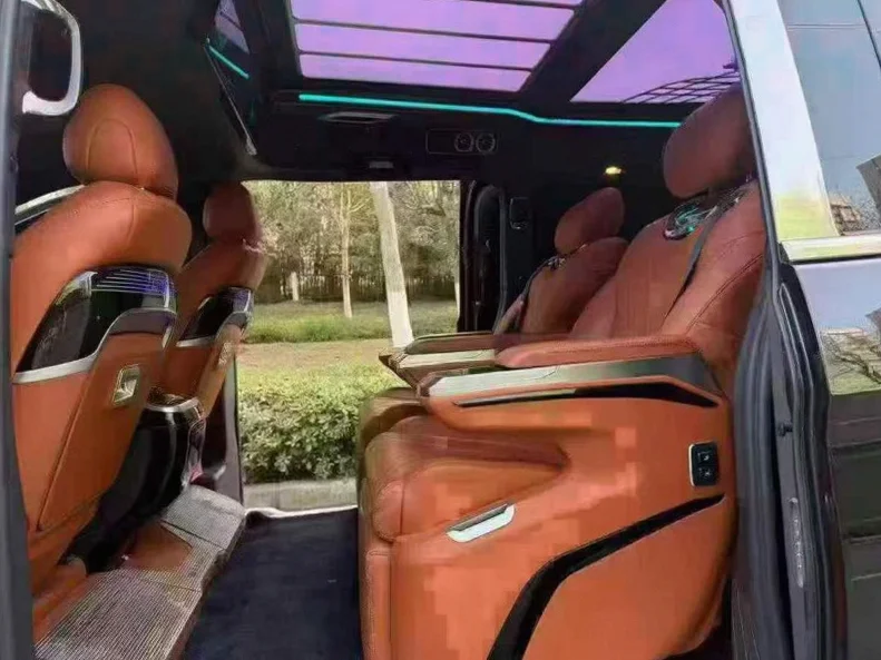 奔驰V 内饰前排