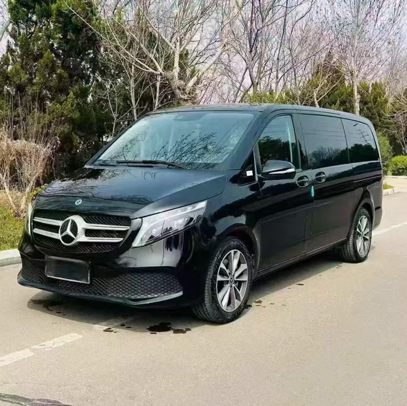 奔驰V 正面外观三