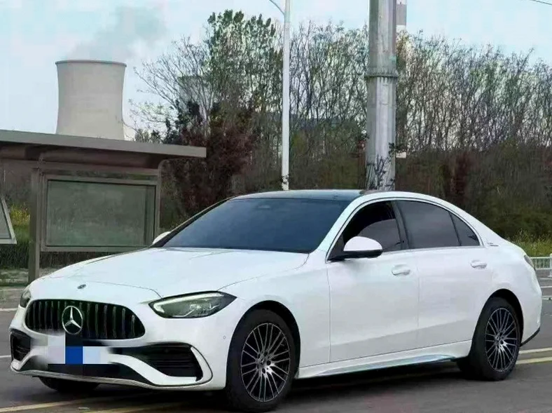 奔驰C 正面外观二