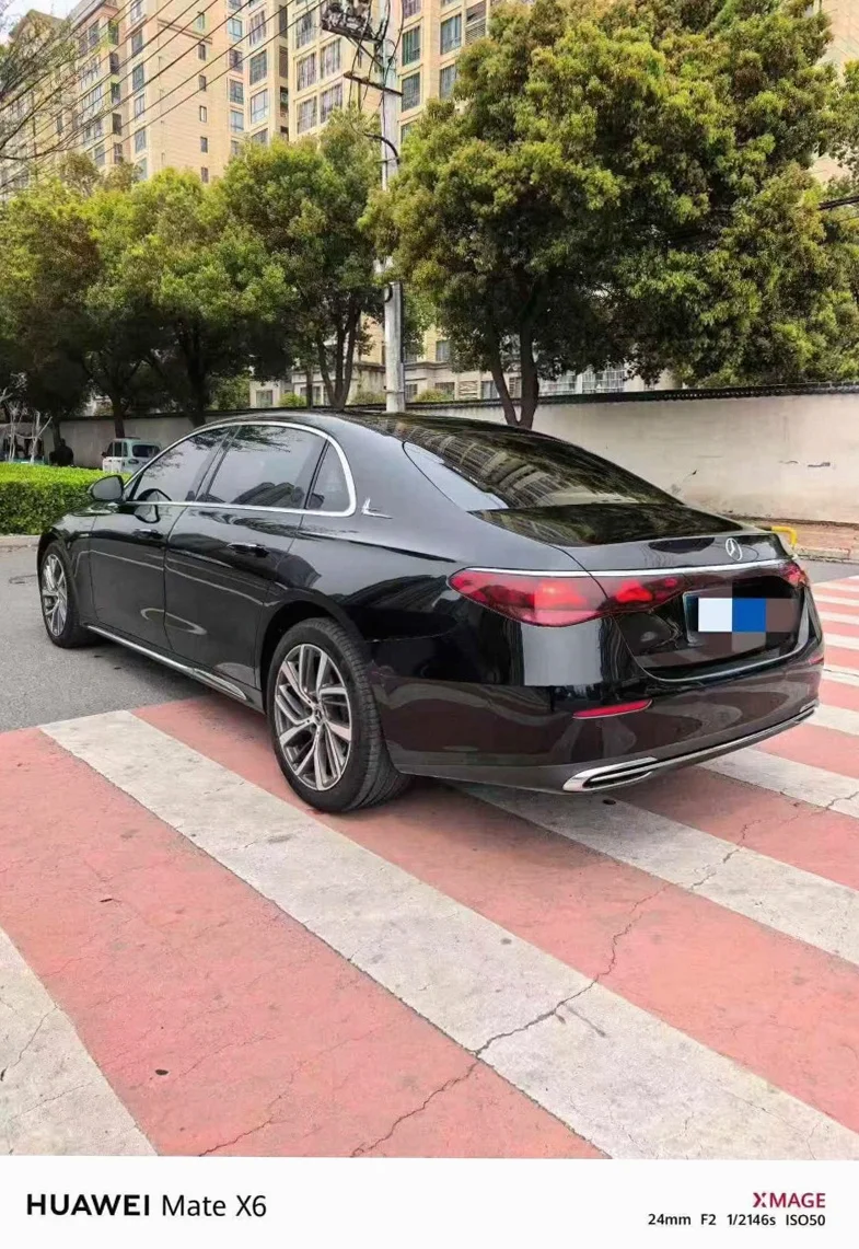 奔驰E 内饰前排