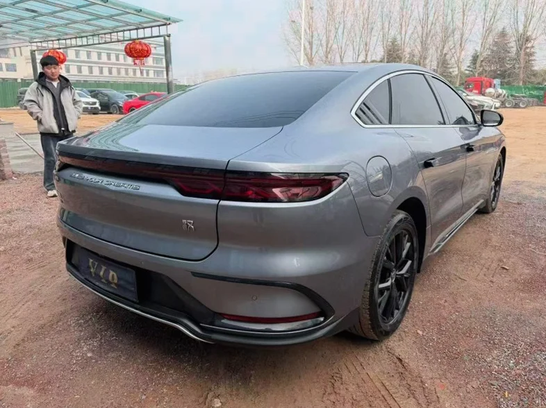 比亚迪汉 内饰前排