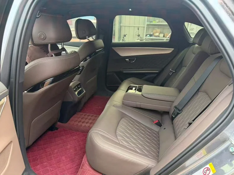 比亚迪汉 后面外观一