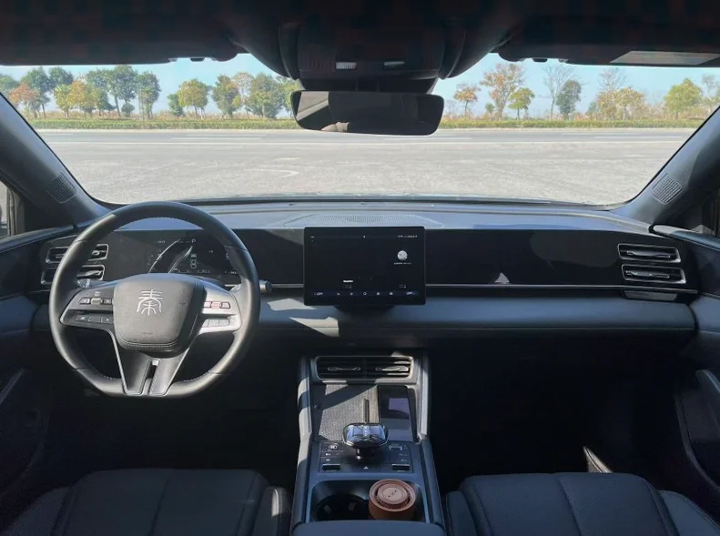 比亚迪秦 后面外观三