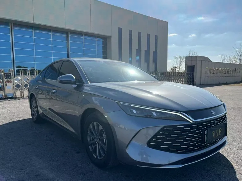 比亚迪秦 正面外观二