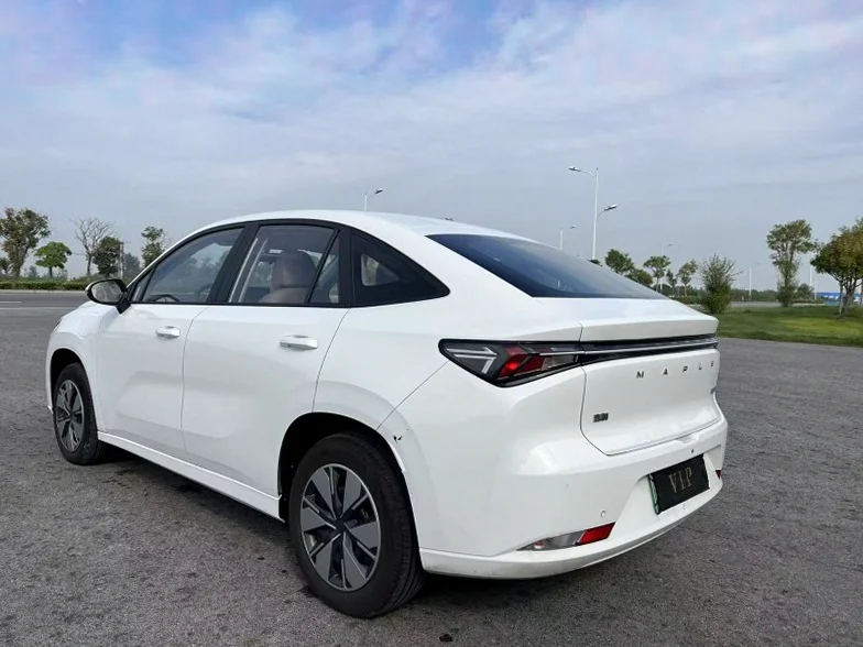 曹操汽车曹操60 驾驶室