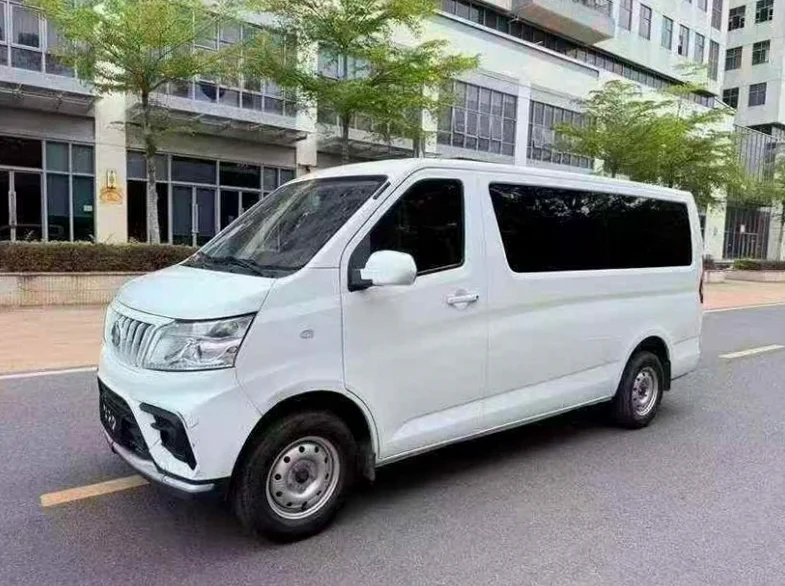 长安汽车睿行 正面外观三