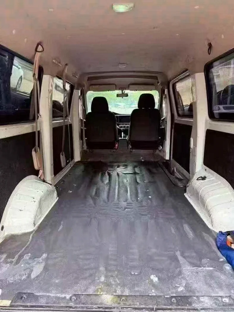 长安汽车睿行 后面外观三