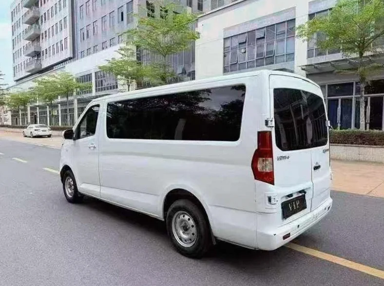 长安汽车睿行 内饰前排