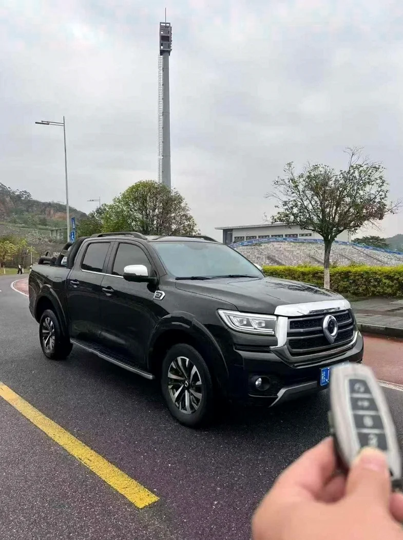 长城汽车炮 正面外观三