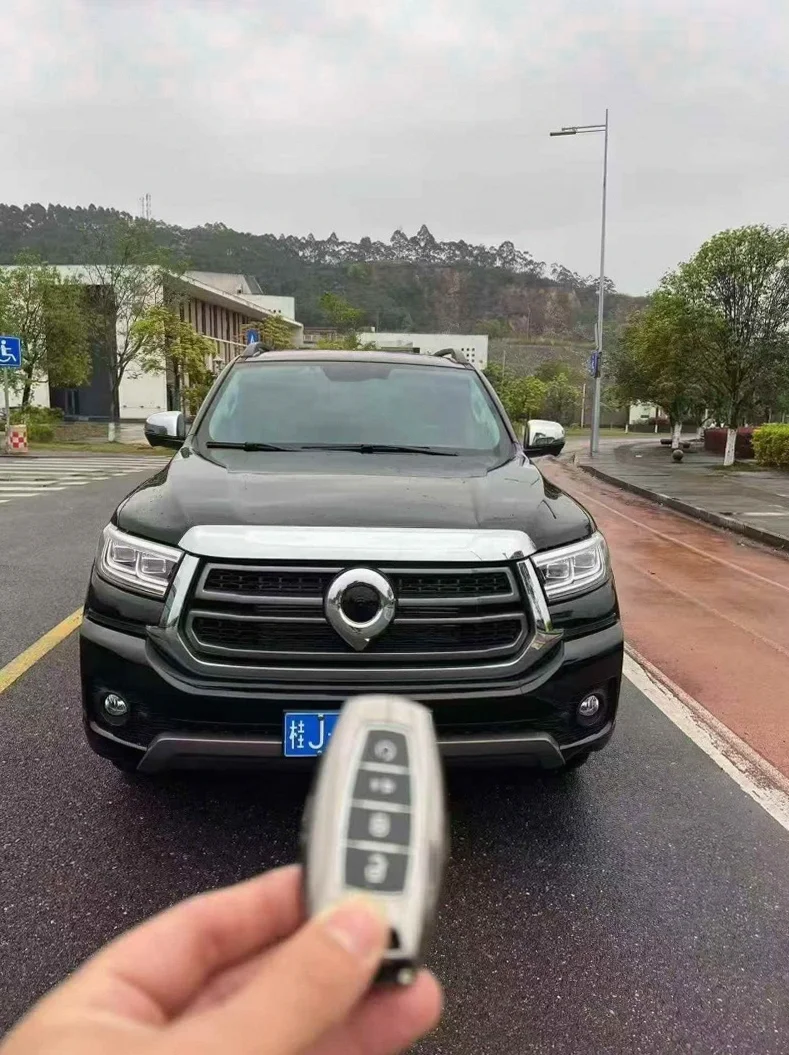 24年长城炮皮卡 2.0T自动四驱高配