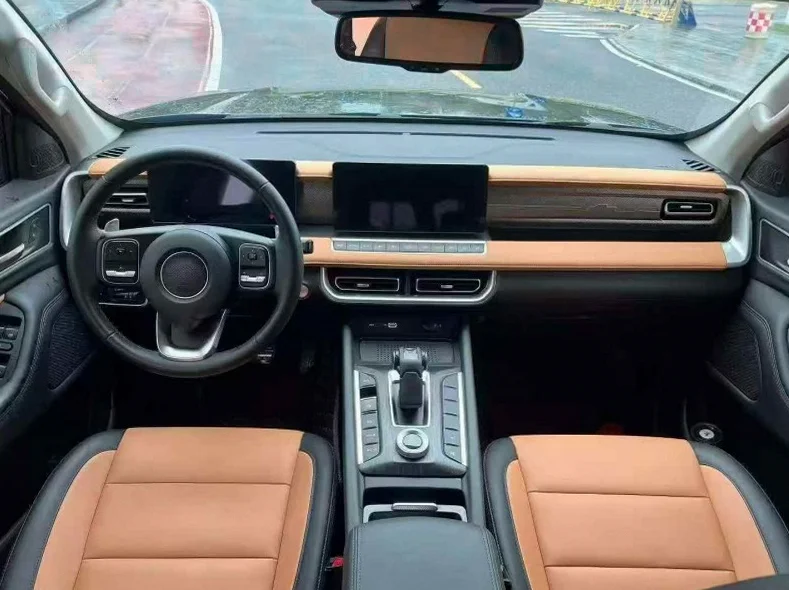 长城汽车炮 后面外观一