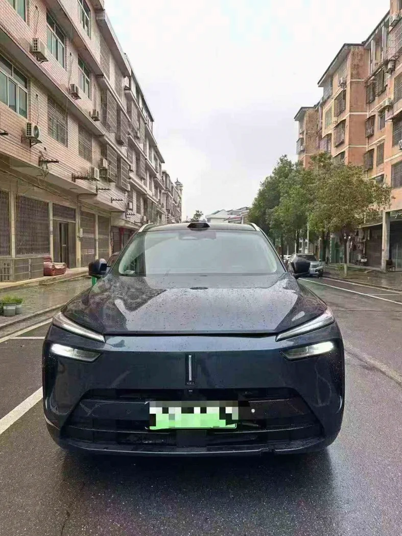 张家界2024年长城汽车魏牌协议车 正面外观一