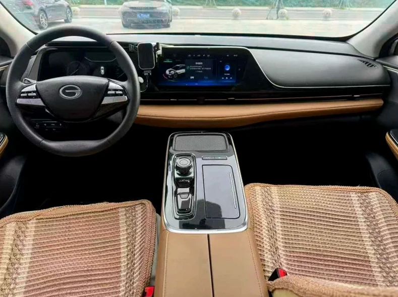 传祺埃安S 后面外观三