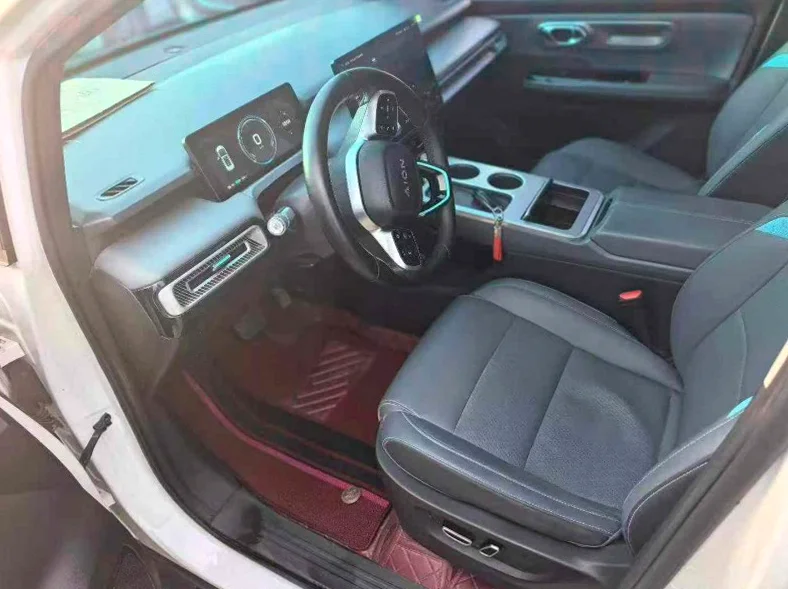 传祺埃安Y 正面外观三