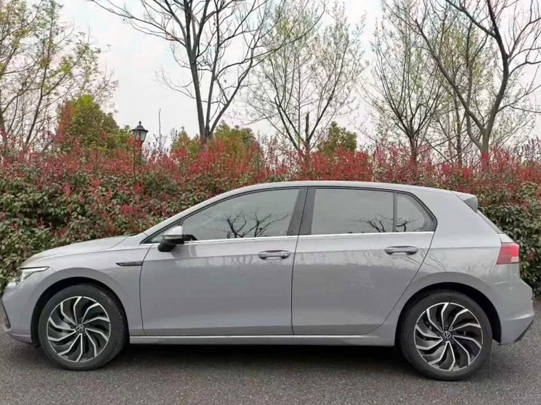 大众高尔夫 后面外观一