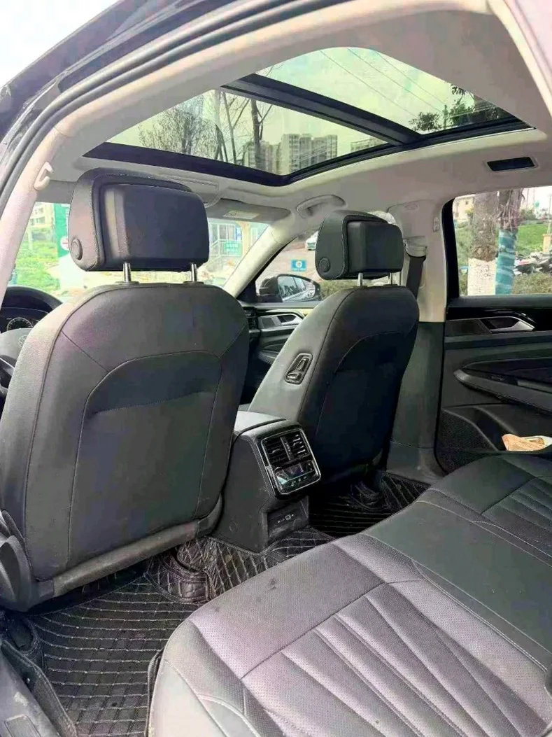 大众帕萨特 后面外观一