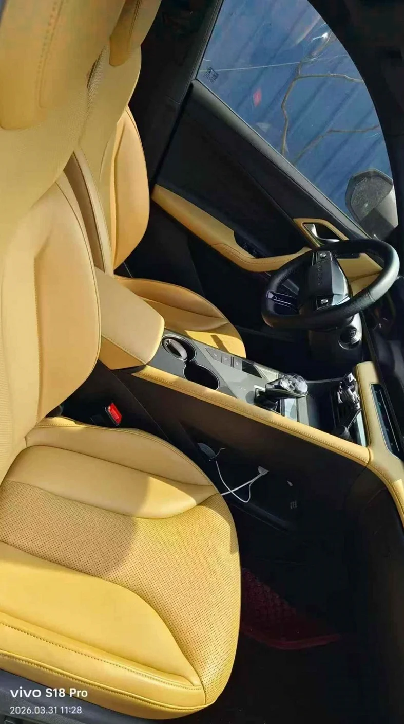 荣威ERX5 后面外观三