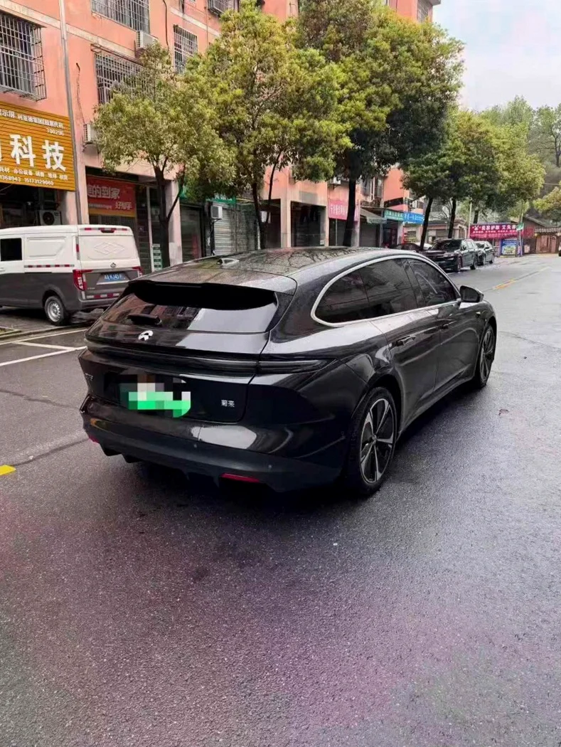 蔚来ET5 后面外观三