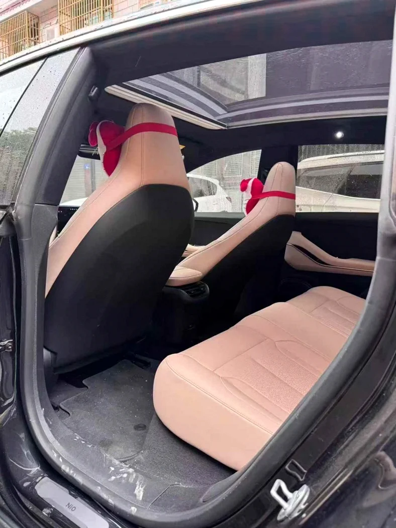 蔚来ET5 后面外观一