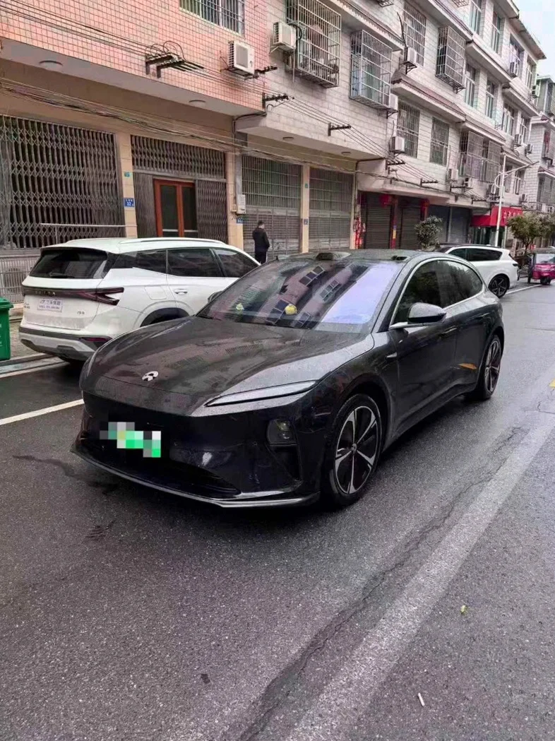 蔚来ET5 正面外观二