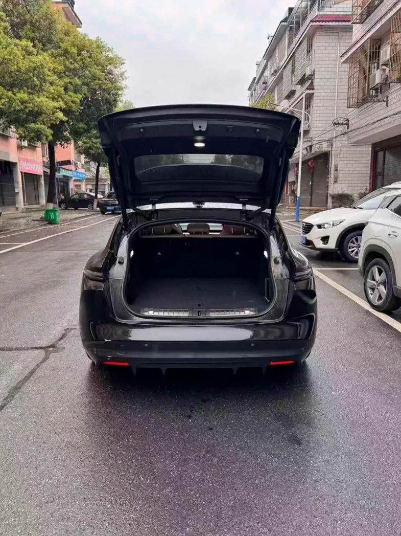 蔚来ET5 内饰前排