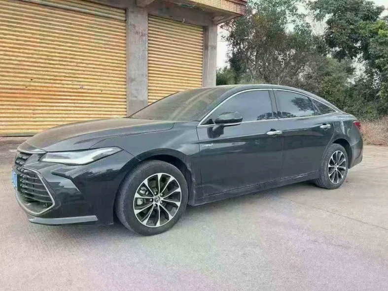 丰田亚洲龙 正面外观二