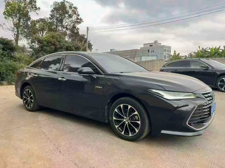 丰田亚洲龙 正面外观三