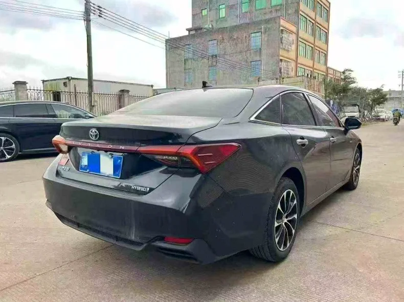 丰田亚洲龙 后面外观一