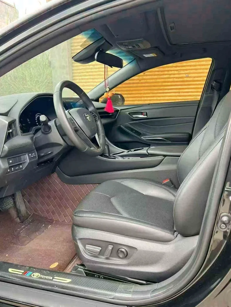 丰田亚洲龙 内饰前排