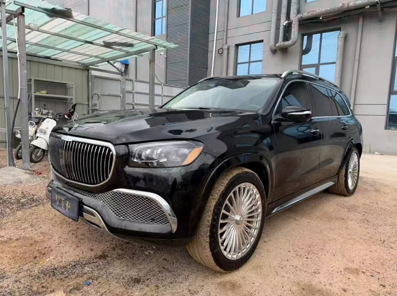 奔驰GLS 后面外观一