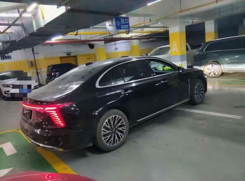 红旗H5 后面外观三