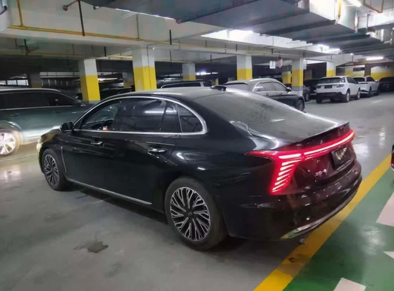 红旗H5 内饰后排