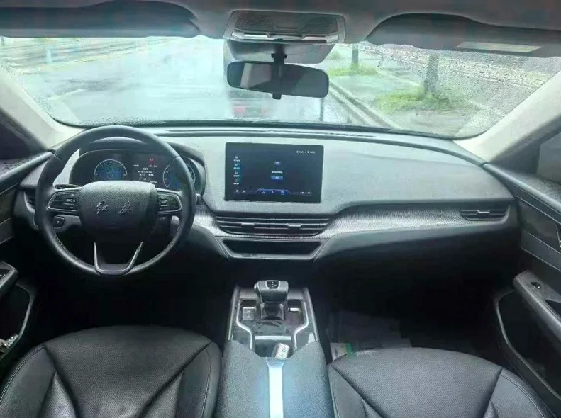 红旗E-QM5 后面外观三