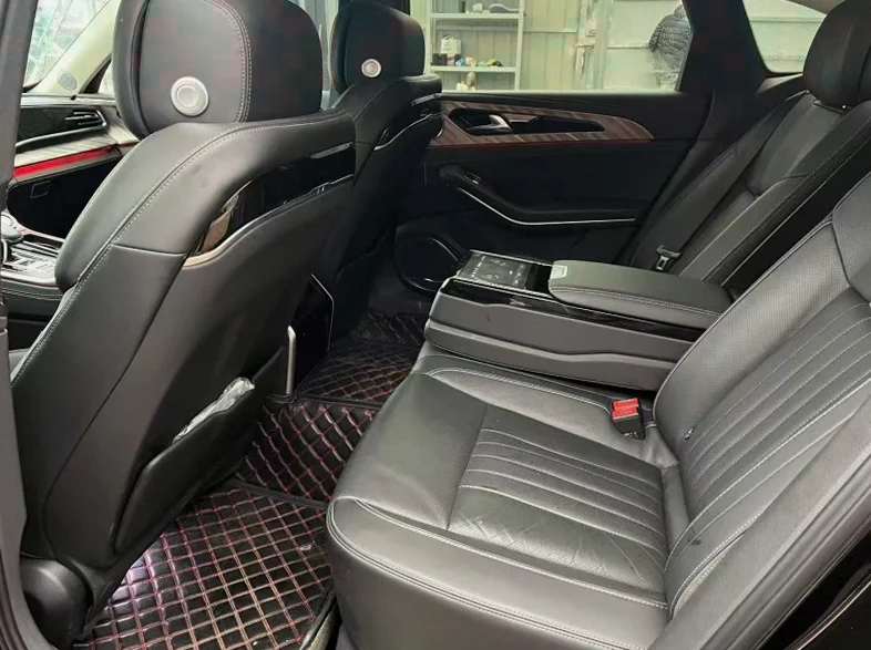 红旗H9 后面外观三