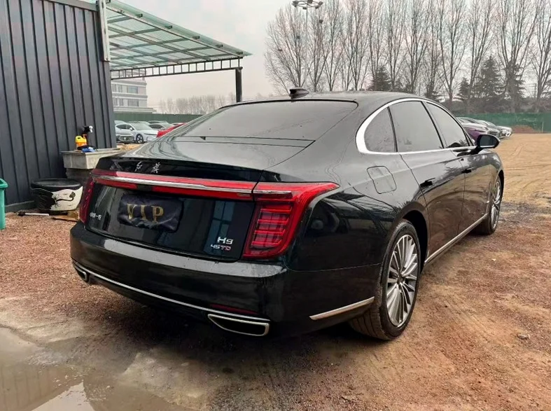 红旗H9 内饰前排