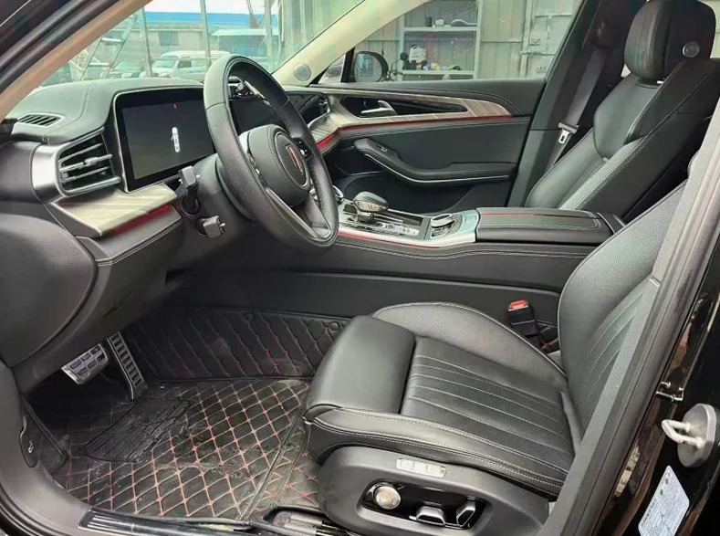 红旗H9 后面外观一